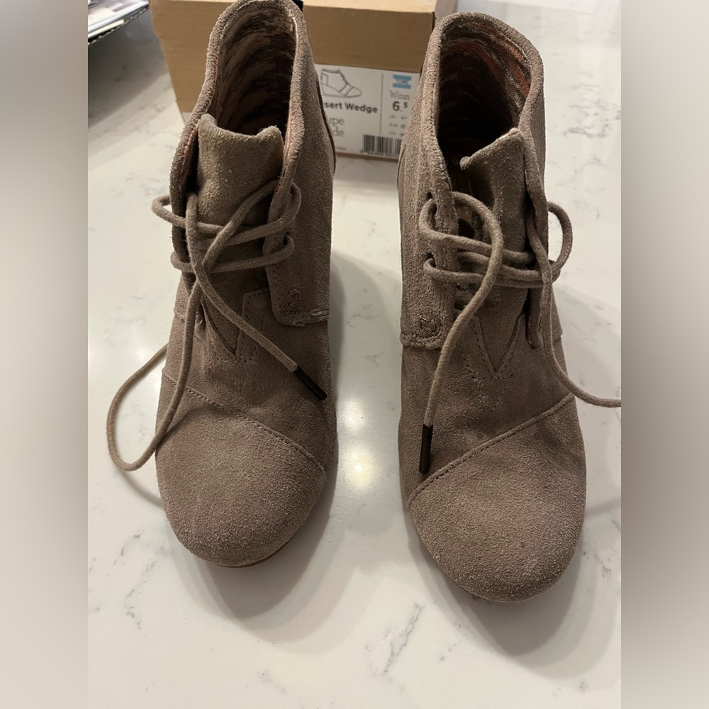 Toms wedges
